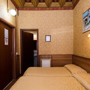 Artromano 2*, Rome Italy